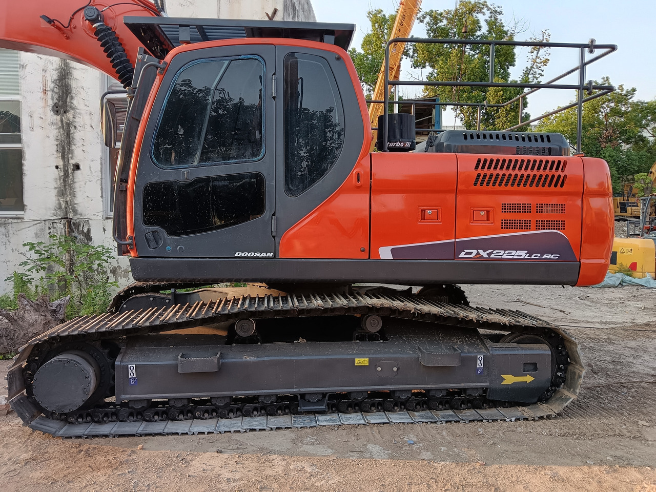 DOOSAN DX225LC-9C - Гусеничный экскаватор: фото 2 DOOSAN DX225LC-9C - Гусеничный экскаватор: фото 2