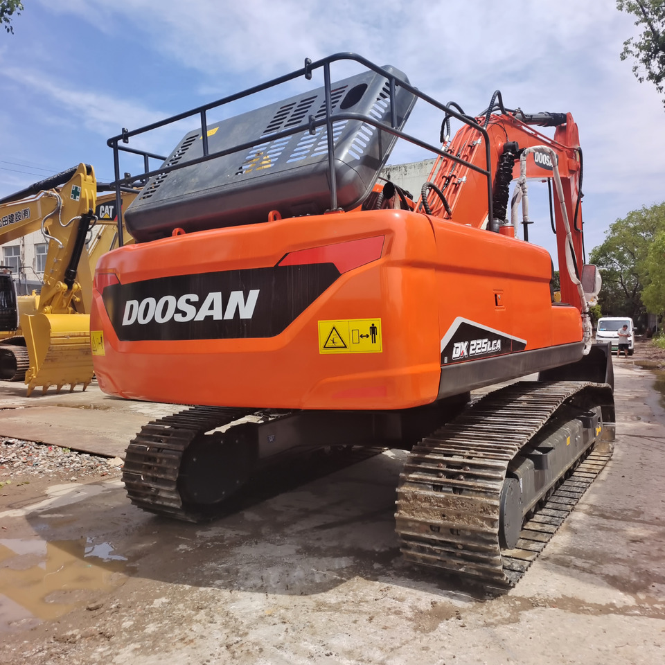 DOOSAN DX225LCA CHINA BIGGEST SUPPLIER - Гусеничный экскаватор: фото 3 DOOSAN DX225LCA CHINA BIGGEST SUPPLIER - Гусеничный экскаватор: фото 3