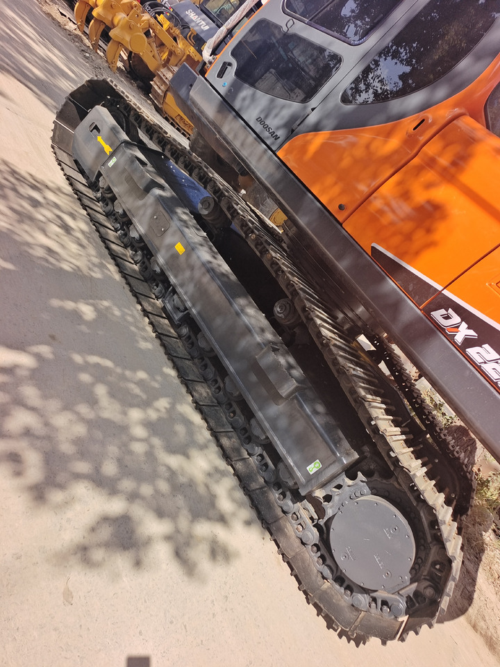 DOOSAN DX225LCA - Гусеничный экскаватор: фото 2 DOOSAN DX225LCA - Гусеничный экскаватор: фото 2