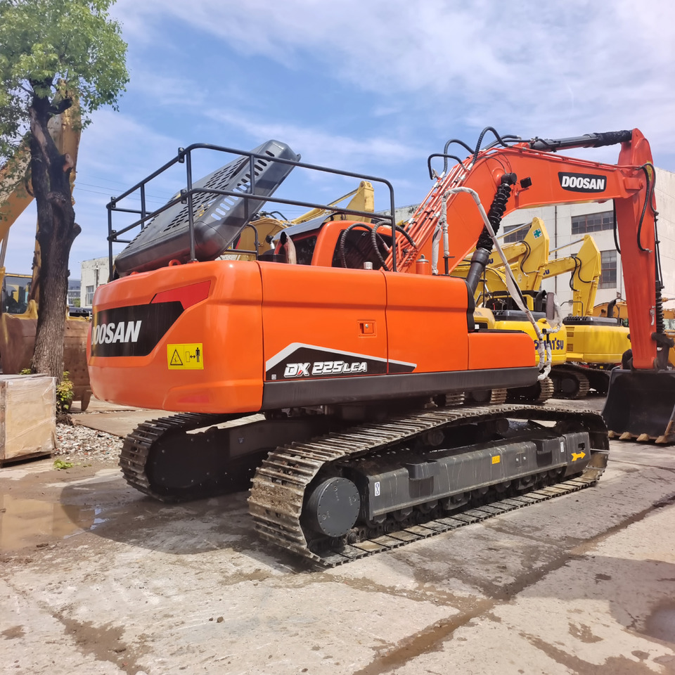 DOOSAN DX225LCA - Гусеничный экскаватор: фото 1 DOOSAN DX225LCA - Гусеничный экскаватор: фото 1