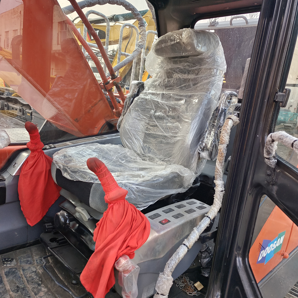 DOOSAN DX300LC-9C - Гусеничный экскаватор: фото 4 DOOSAN DX300LC-9C - Гусеничный экскаватор: фото 4