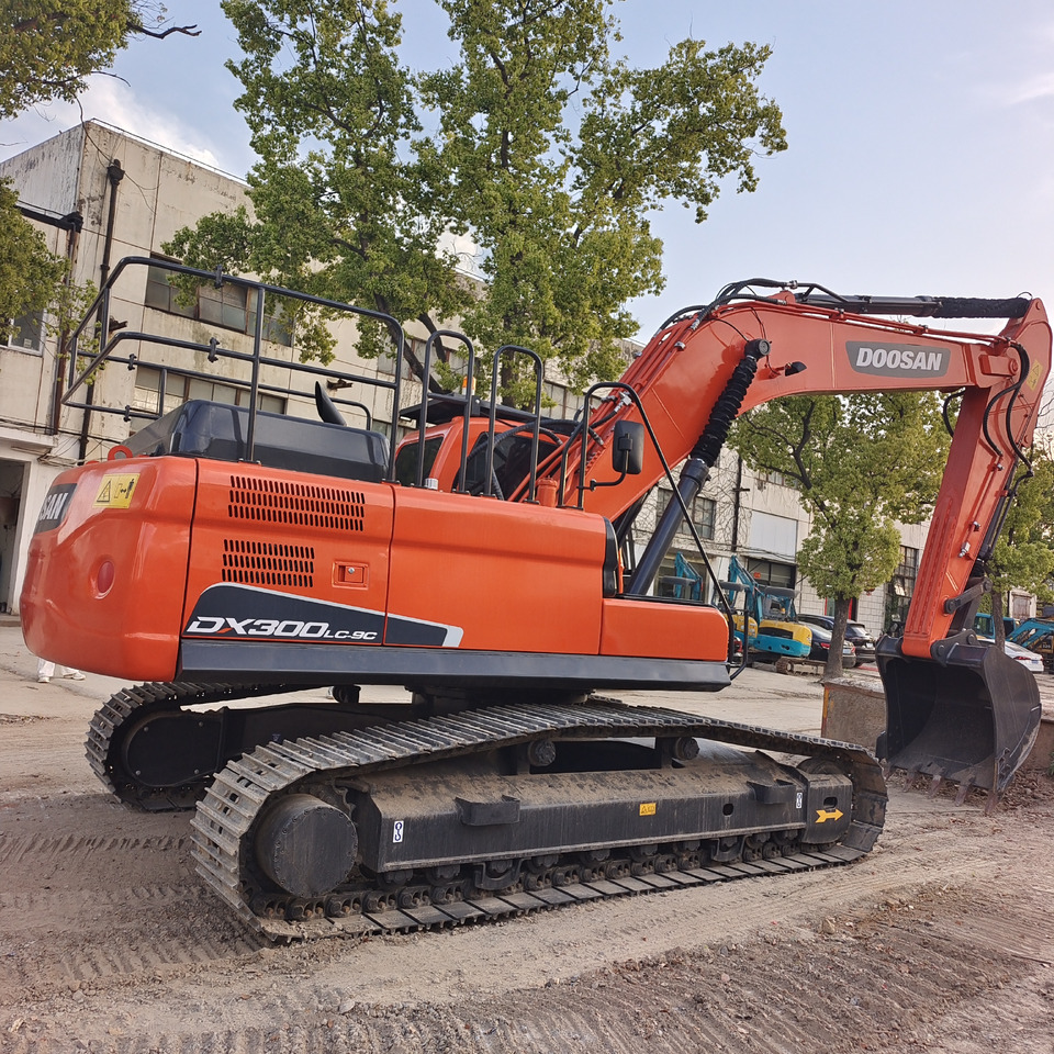 DOOSAN DX300LC-9C - Гусеничный экскаватор: фото 1 DOOSAN DX300LC-9C - Гусеничный экскаватор: фото 1