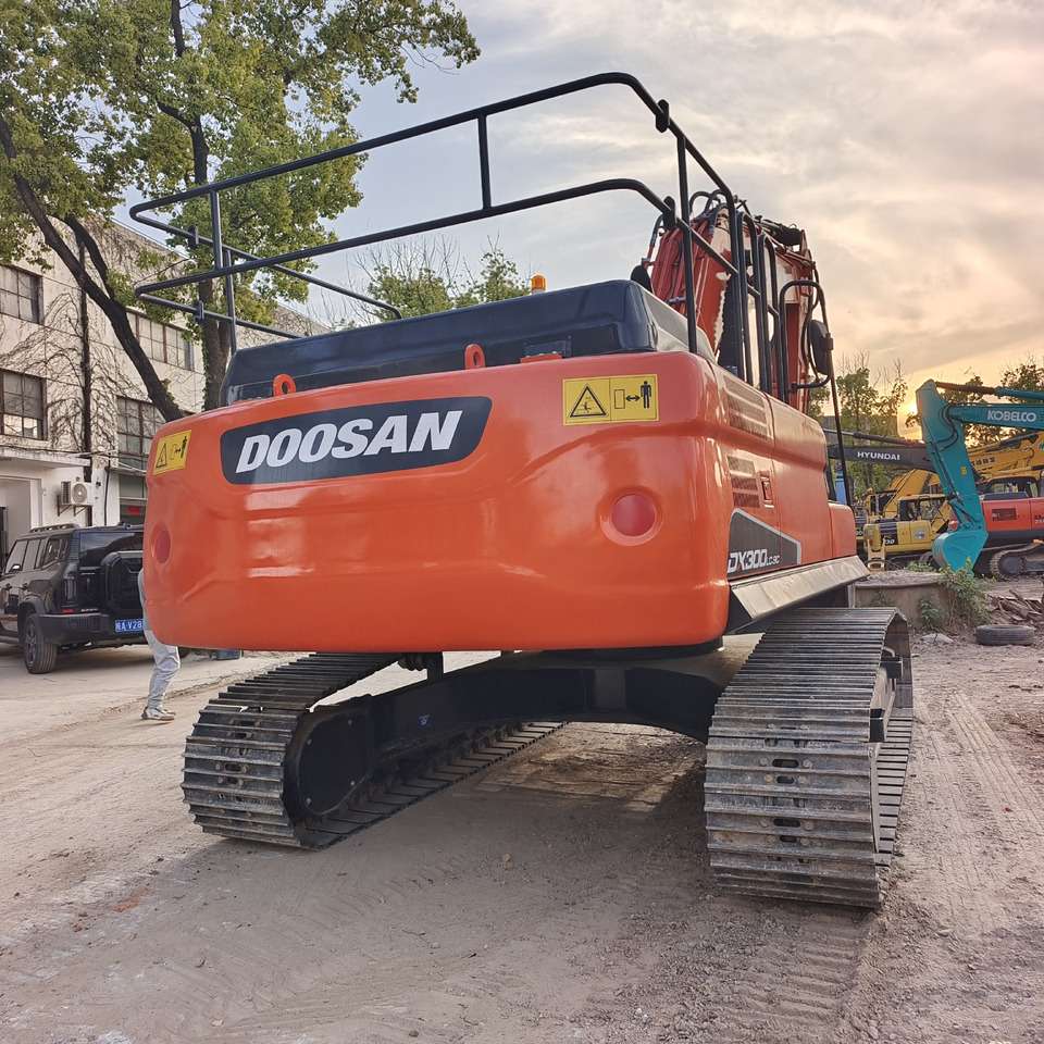 DOOSAN DX300LC-9C - Гусеничный экскаватор: фото 4 DOOSAN DX300LC-9C - Гусеничный экскаватор: фото 4