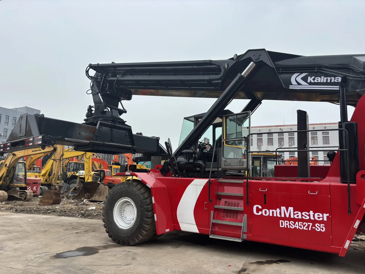 KALMAR DRS4527 - S5 45 TON DRF450 DRD450 DRU450 DRT450 - Ричстакер: фото 3 KALMAR DRS4527 - S5 45 TON DRF450 DRD450 DRU450 DRT450 - Ричстакер: фото 3