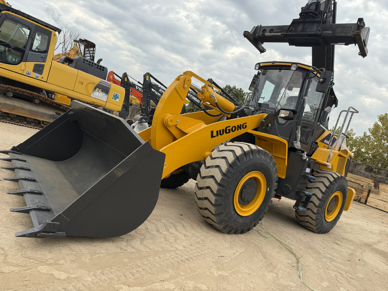 Колёсный погрузчик LIUGONG 856H: фото 1