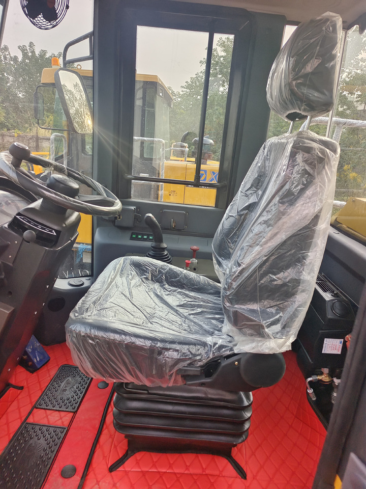 Колёсный погрузчик SDLG 956F: фото 11 Колёсный погрузчик SDLG 956F: фото 11