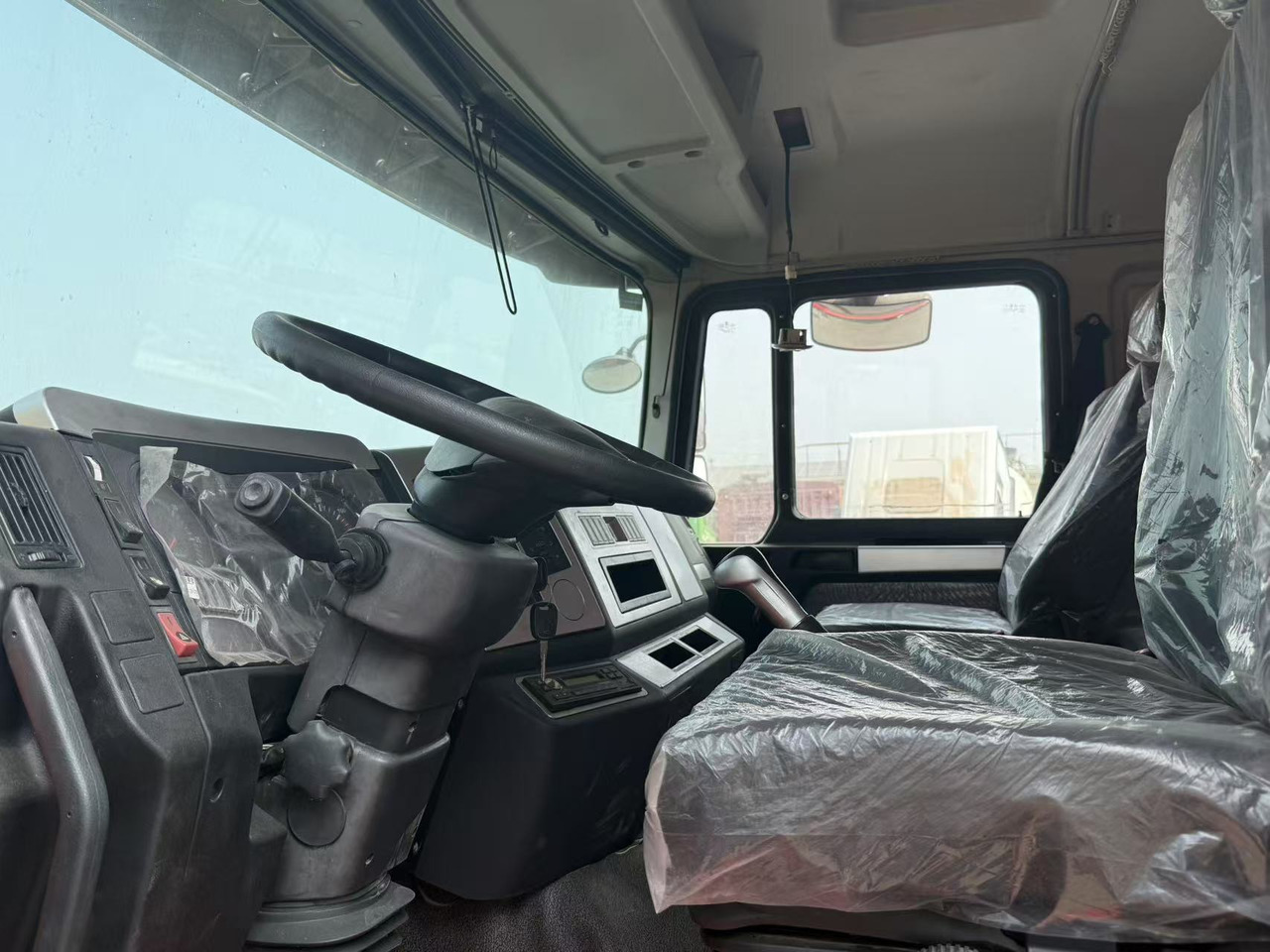 SHACMAN F3000 DUMP TRUCK - Самосвал: фото 2 SHACMAN F3000 DUMP TRUCK - Самосвал: фото 2