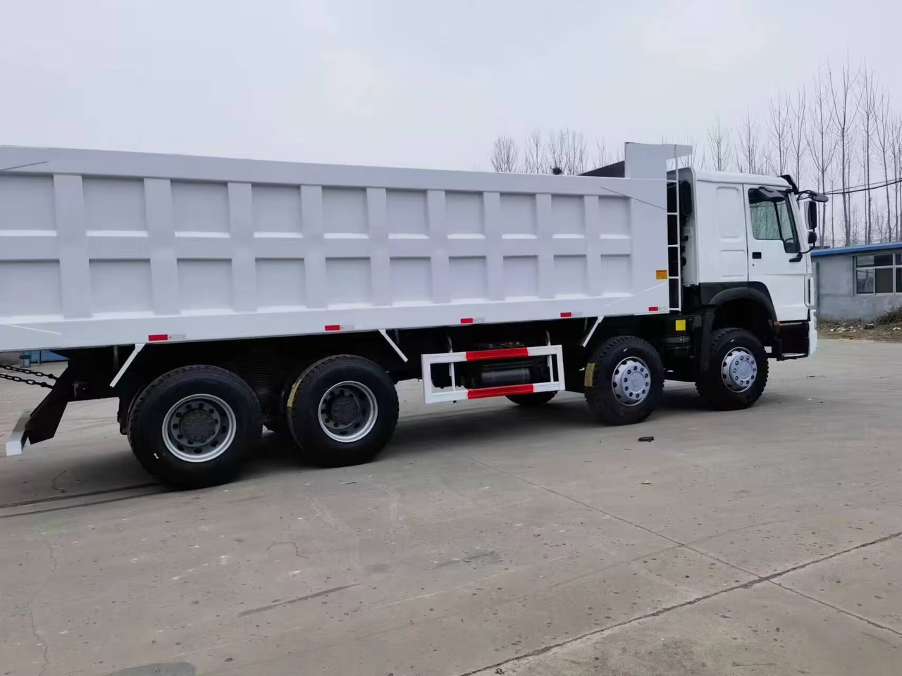 SINOTRUK HOWO 8*4 DUMP TRUCK 371 375 380 400 420 HP - Самосвал: фото 1 SINOTRUK HOWO 8*4 DUMP TRUCK 371 375 380 400 420 HP - Самосвал: фото 1