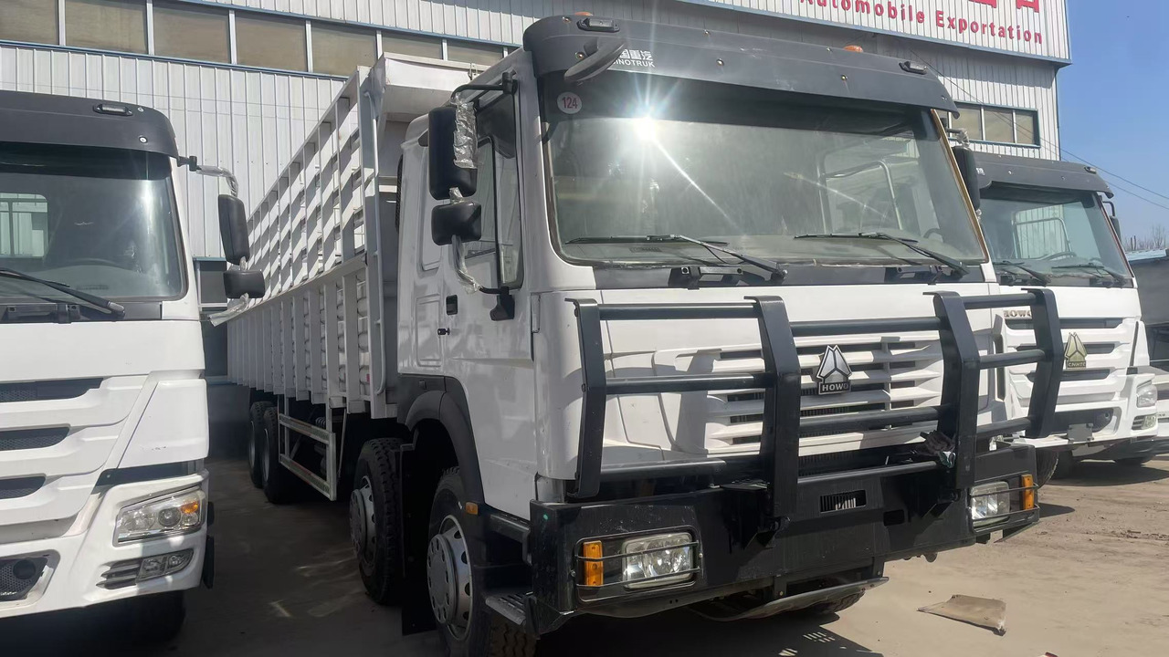 SINOTRUK HOWO 8*4 FENCE LIVESTOCK TRUCK - Самосвал: фото 3 SINOTRUK HOWO 8*4 FENCE LIVESTOCK TRUCK - Самосвал: фото 3