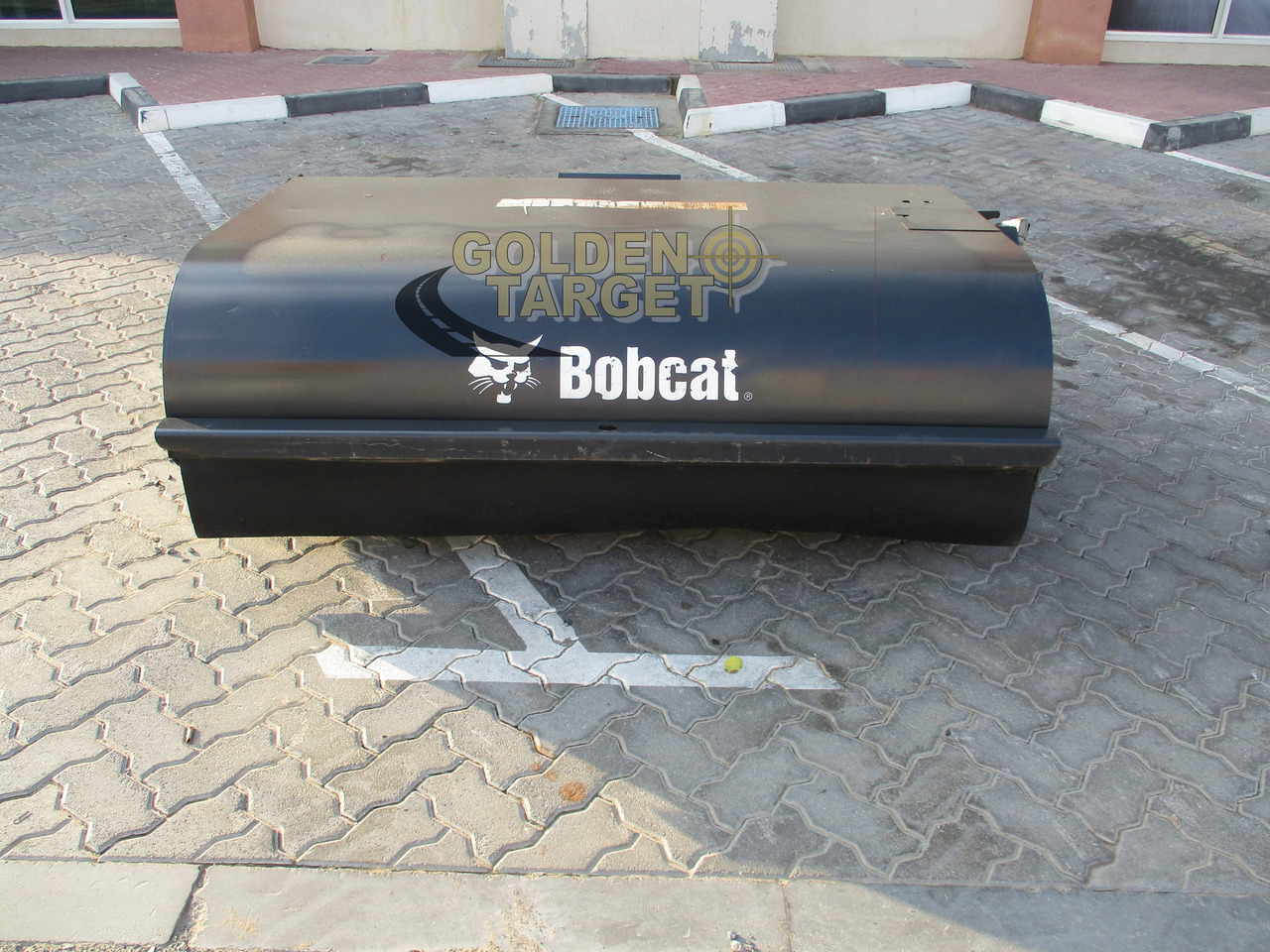 BOBCAT 72 Sweeper - Щетка для Мини-погрузчиков с бортовым поворотом: фото 3 BOBCAT 72 Sweeper - Щетка для Мини-погрузчиков с бортовым поворотом: фото 3