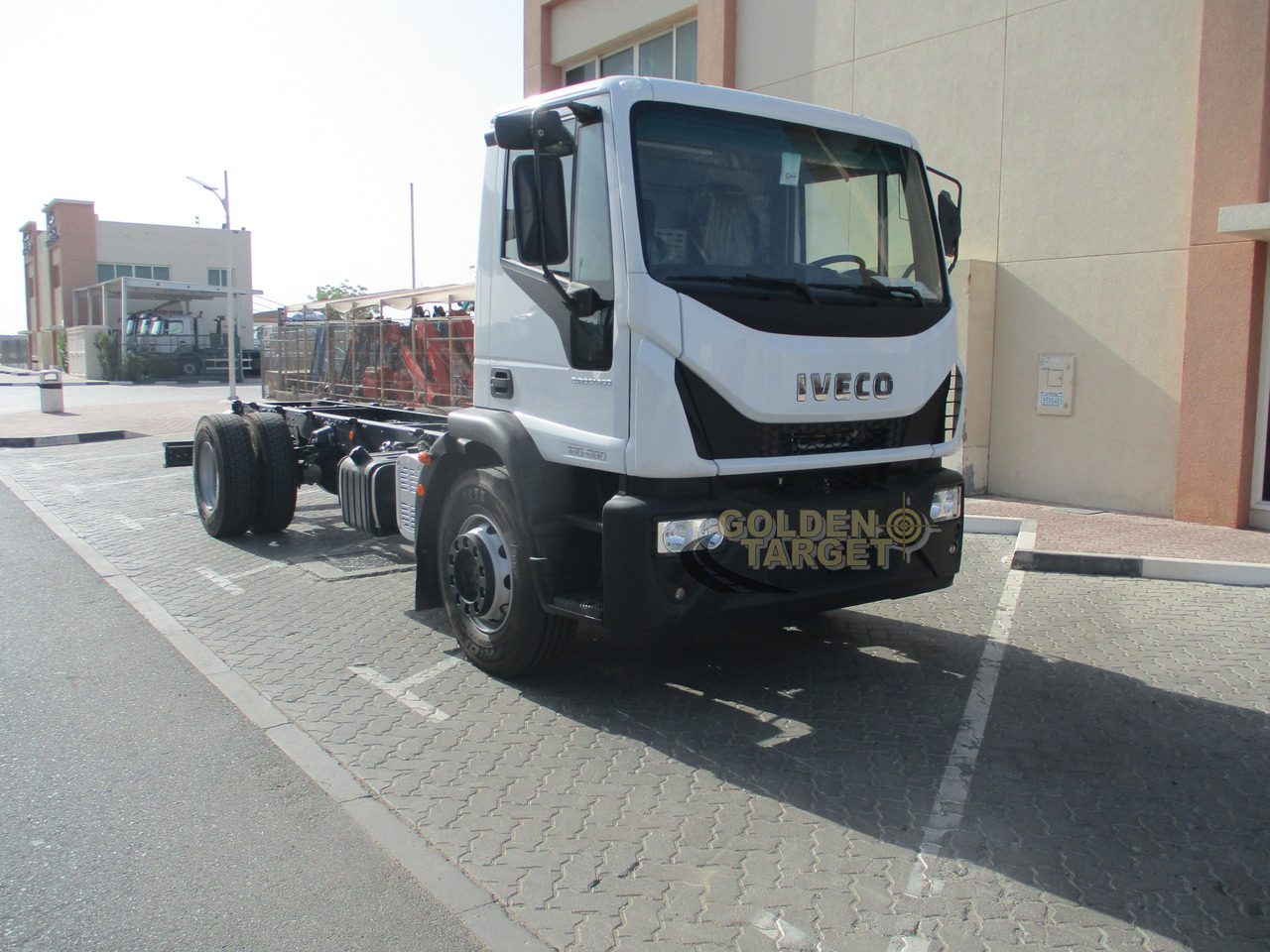 IVECO EUROCARGO 180E28 4x2 Chassis - Грузовик-шасси: фото 1 IVECO EUROCARGO 180E28 4x2 Chassis - Грузовик-шасси: фото 1