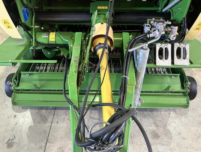 Krone Comprima F 125 XC - Пресс-подборщик рулонный: фото 2 Krone Comprima F 125 XC - Пресс-подборщик рулонный: фото 2