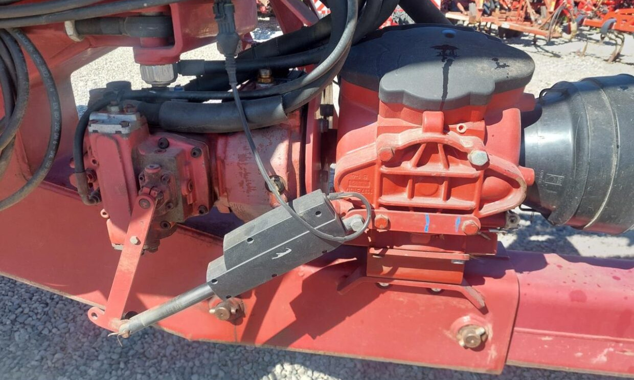 Hardi Commander Plus 4200 - 28m Twin - Прицепной опрыскиватель: фото 5 Hardi Commander Plus 4200 - 28m Twin - Прицепной опрыскиватель: фото 5
