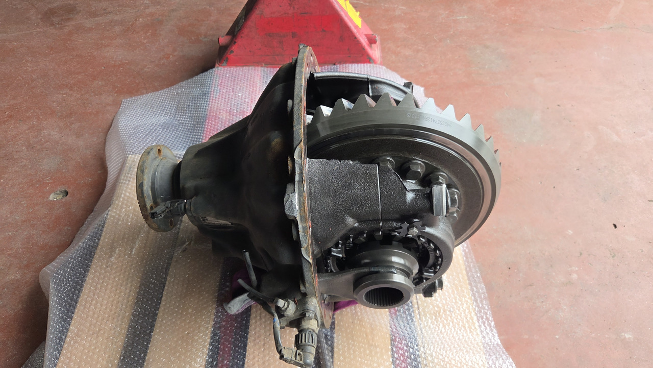 MERCEDES-BENZ ACTROS MP3 RADIO 40-13 - Бортовой редуктор для Грузовиков: фото 5 MERCEDES-BENZ ACTROS MP3 RADIO 40-13 - Бортовой редуктор для Грузовиков: фото 5