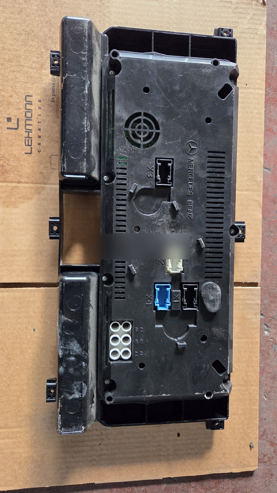 MERCEDES-BENZ econic - Приборная панель для Автобусов: фото 2 MERCEDES-BENZ econic - Приборная панель для Автобусов: фото 2