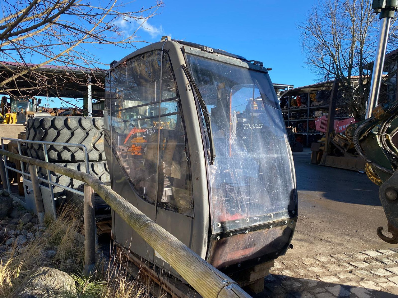 Hitachi ZX 225 - Кабина для Строительной техники: фото 4 Hitachi ZX 225 - Кабина для Строительной техники: фото 4