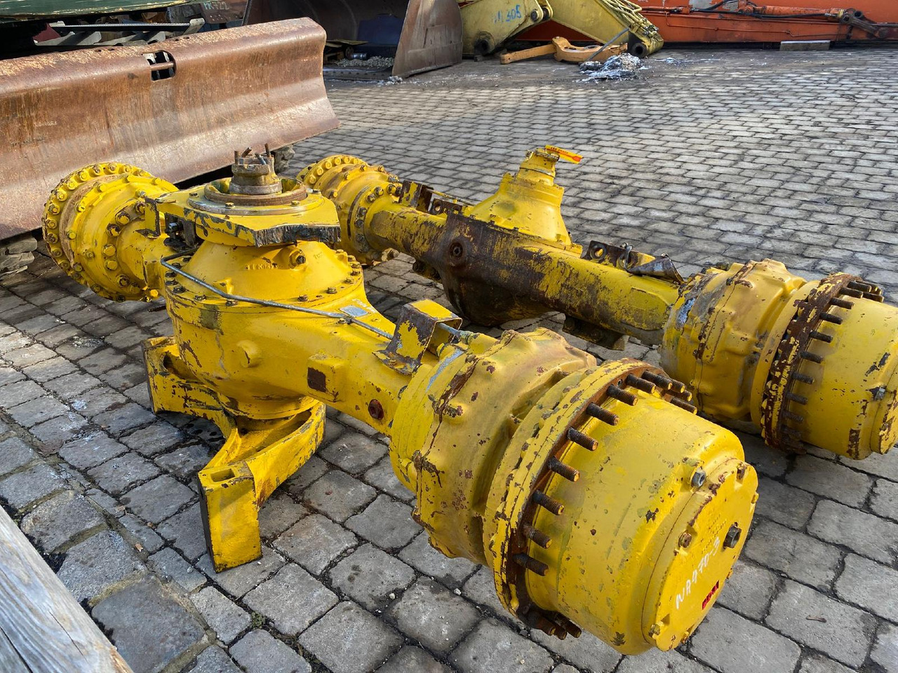 Komatsu WA 470-3 - Ось и запчасти для Строительной техники: фото 2 Komatsu WA 470-3 - Ось и запчасти для Строительной техники: фото 2