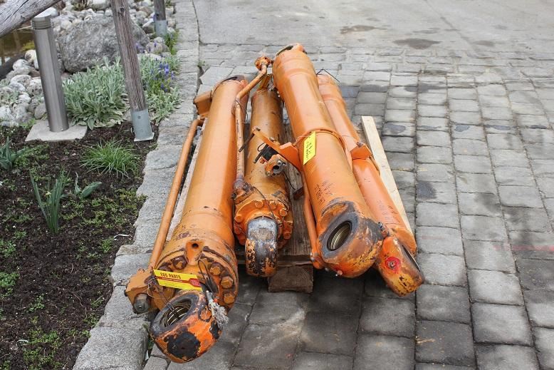 Liebherr R 912 LC LIT - Гидравлический цилиндр для Строительной техники: фото 2 Liebherr R 912 LC LIT - Гидравлический цилиндр для Строительной техники: фото 2