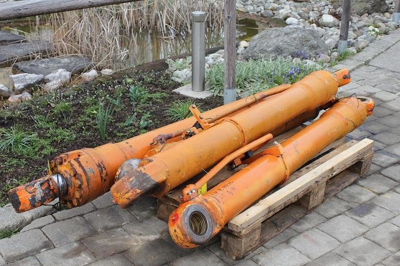 Liebherr R 912 LC LIT - Гидравлический цилиндр для Строительной техники: фото 1 Liebherr R 912 LC LIT - Гидравлический цилиндр для Строительной техники: фото 1