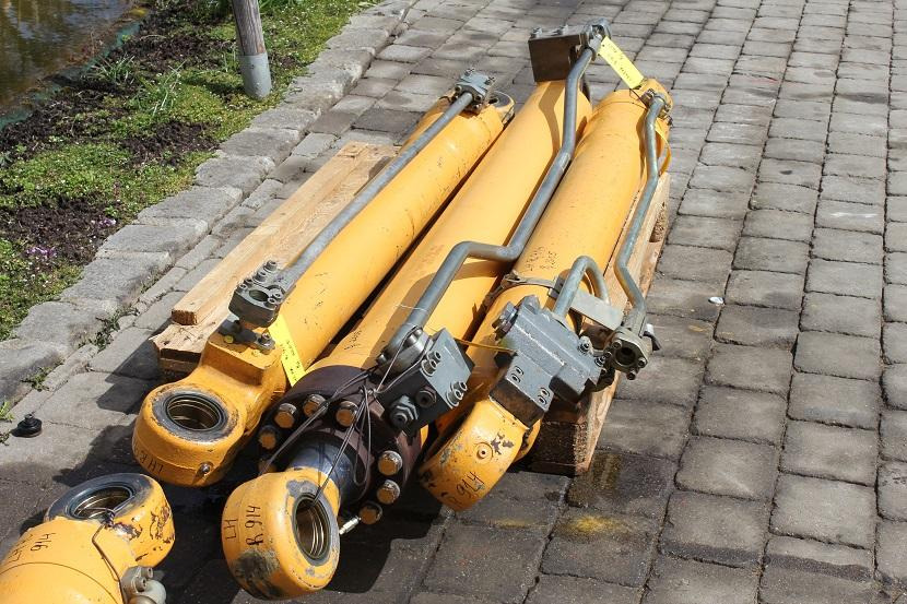 Liebherr R 914 - Гидравлический цилиндр для Строительной техники: фото 5 Liebherr R 914 - Гидравлический цилиндр для Строительной техники: фото 5