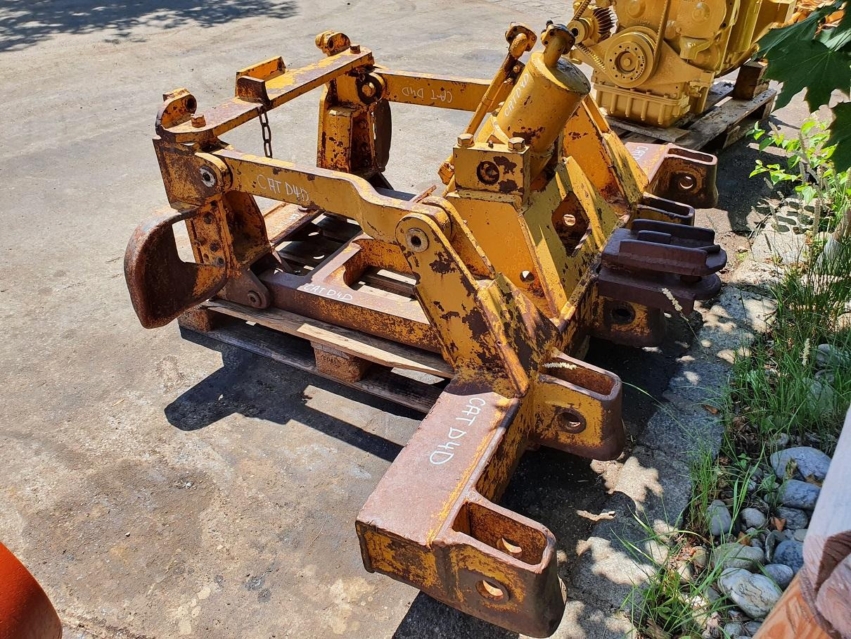 Caterpillar D4H - Навесное оборудование: фото 1 Caterpillar D4H - Навесное оборудование: фото 1