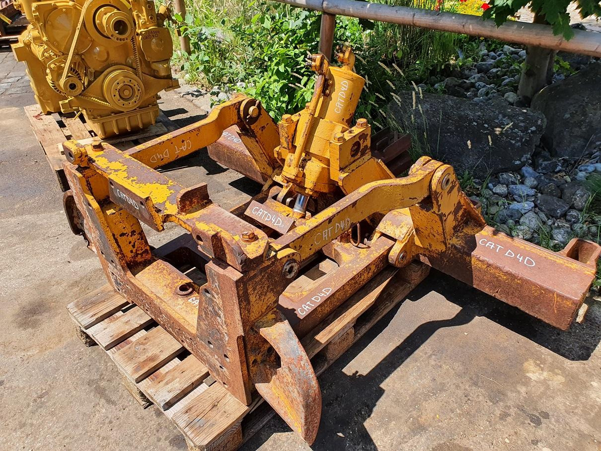 Caterpillar D4H - Навесное оборудование: фото 2 Caterpillar D4H - Навесное оборудование: фото 2