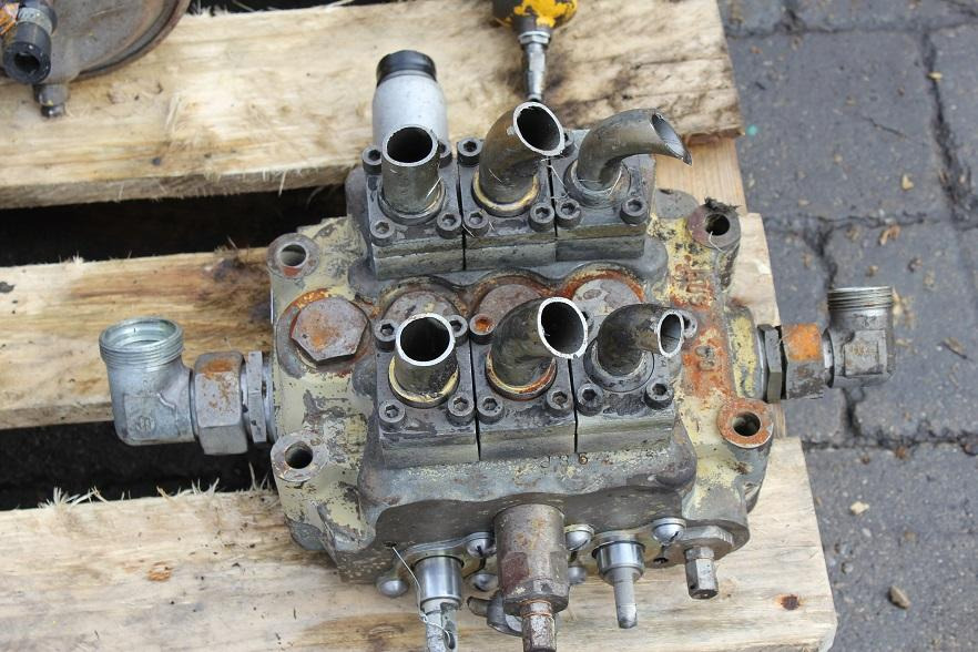 Volvo LM 846 - Гидравлический клапан для Строительной техники: фото 3 Volvo LM 846 - Гидравлический клапан для Строительной техники: фото 3