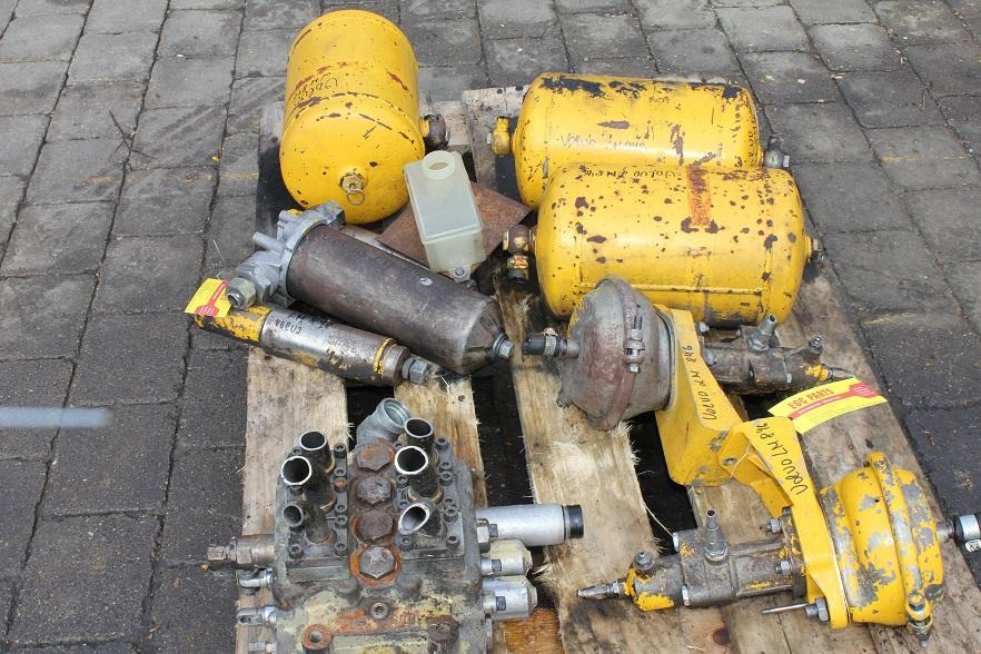 Volvo LM 846 - Гидравлический клапан для Строительной техники: фото 5 Volvo LM 846 - Гидравлический клапан для Строительной техники: фото 5