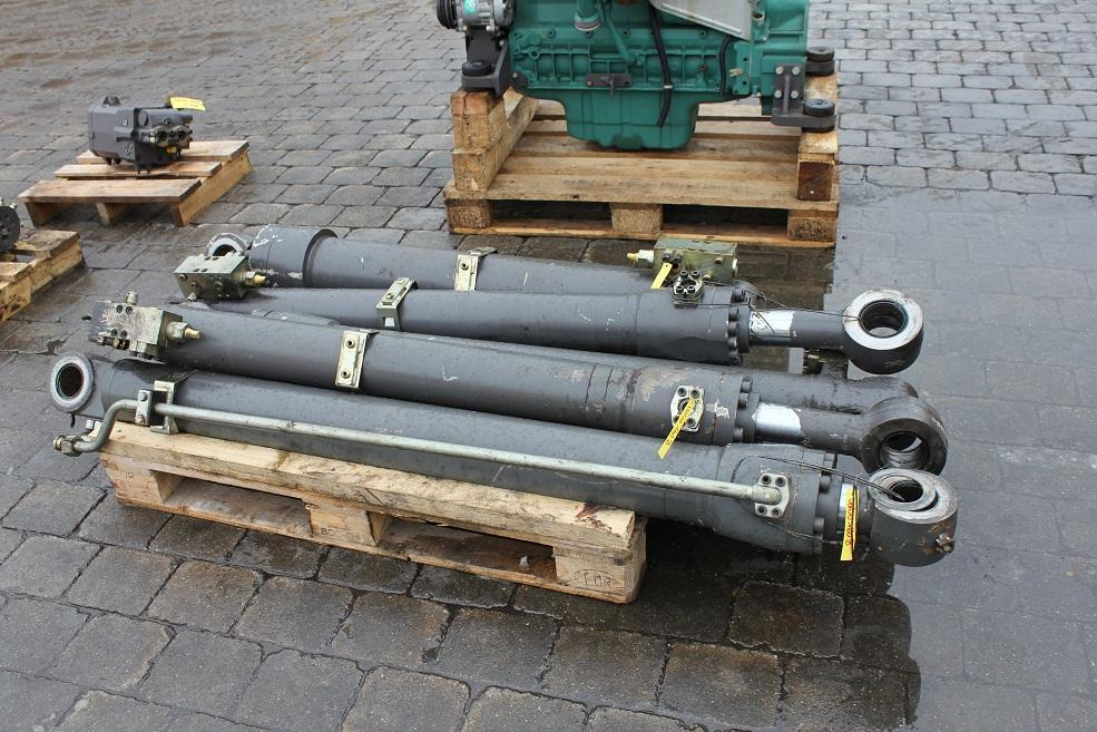 Volvo W 160 B - Гидравлический цилиндр для Строительной техники: фото 1 Volvo W 160 B - Гидравлический цилиндр для Строительной техники: фото 1