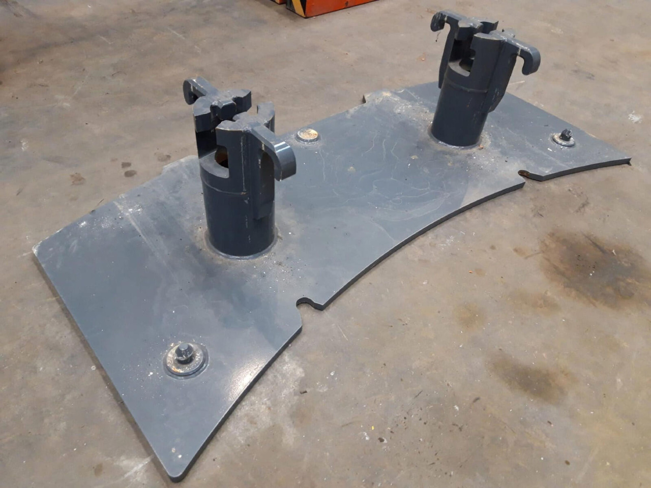 Challenger Challenger 4200 counterweight 0,55 ton - Противовес для Мобильных кранов: фото 3 Challenger Challenger 4200 counterweight 0,55 ton - Противовес для Мобильных кранов: фото 3