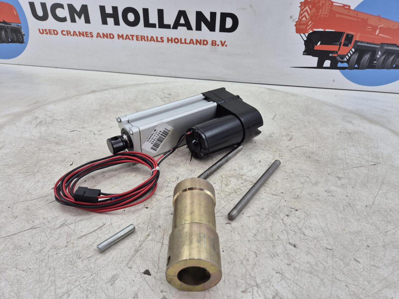 Demag AC 120 Counterweigt locking liniar motor set - Электрическая система для Кранов: фото 3 Demag AC 120 Counterweigt locking liniar motor set - Электрическая система для Кранов: фото 3