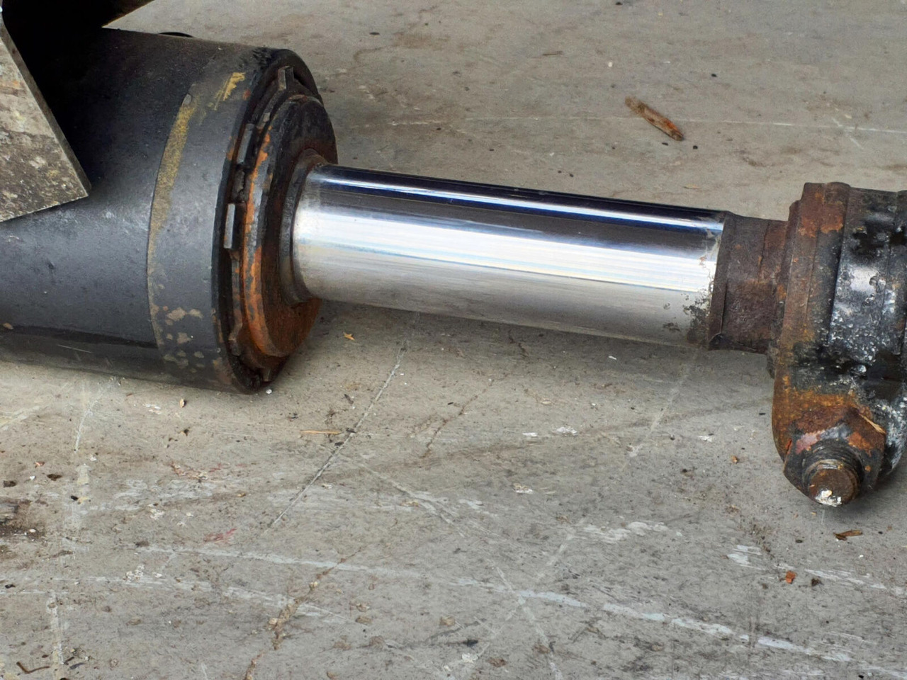 FAUN ATF 45-3 steering cilinder left axle 3 - Гидравлический цилиндр для Мобильных кранов: фото 5 FAUN ATF 45-3 steering cilinder left axle 3 - Гидравлический цилиндр для Мобильных кранов: фото 5