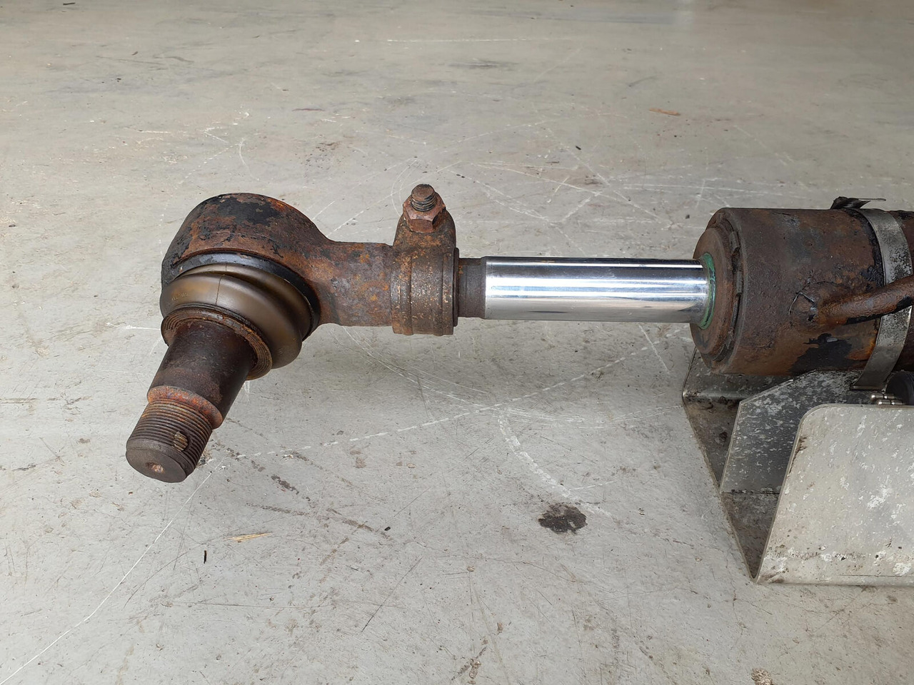 FAUN ATF 45-3 steering cilinder right axle 3 - Гидравлический цилиндр для Мобильных кранов: фото 5 FAUN ATF 45-3 steering cilinder right axle 3 - Гидравлический цилиндр для Мобильных кранов: фото 5