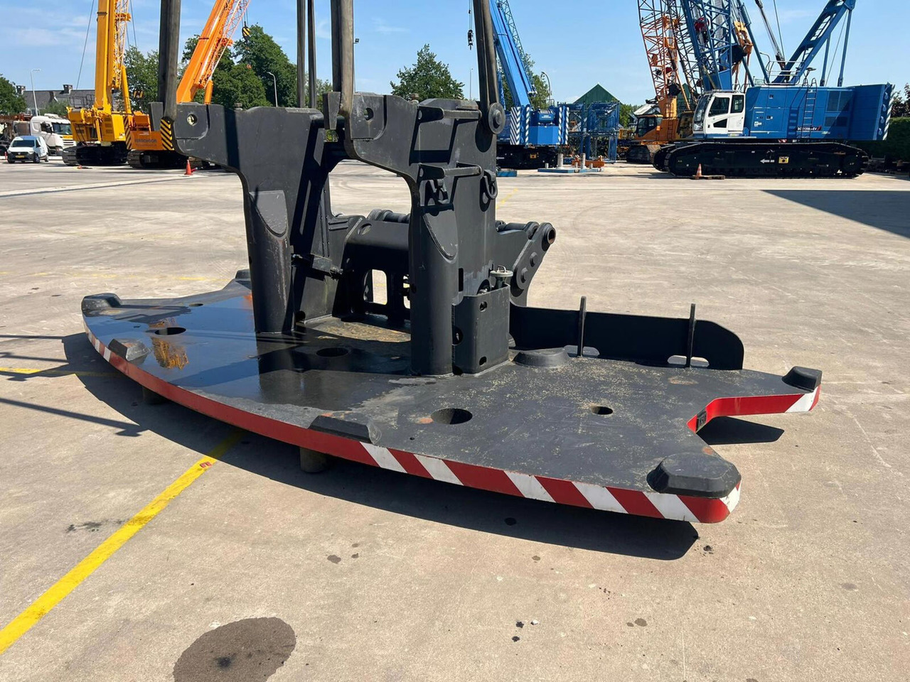 Grove GMK 6400 base counterweight 15 ton - Противовес для Мобильных кранов: фото 1 Grove GMK 6400 base counterweight 15 ton - Противовес для Мобильных кранов: фото 1