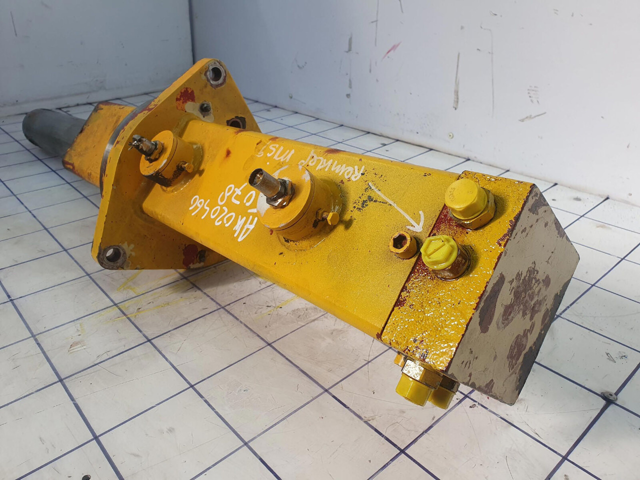 Grove Grove GMK 3050 counterweight cylinder - Гидравлический цилиндр для Мобильных кранов: фото 4 Grove Grove GMK 3050 counterweight cylinder - Гидравлический цилиндр для Мобильных кранов: фото 4