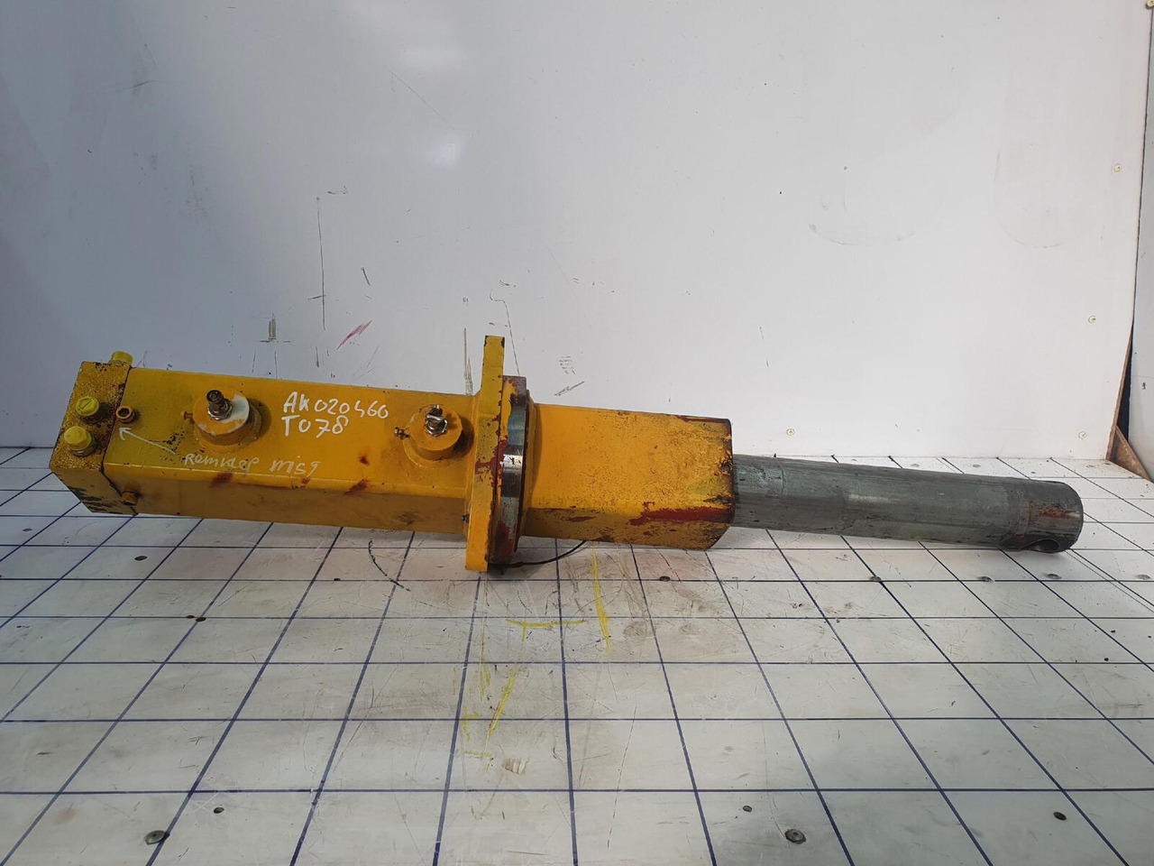 Grove Grove GMK 3050 counterweight cylinder - Гидравлический цилиндр для Мобильных кранов: фото 1 Grove Grove GMK 3050 counterweight cylinder - Гидравлический цилиндр для Мобильных кранов: фото 1