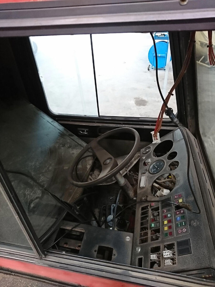 Liebherr LTM 1035 lower cabin - Кабина для Мобильных кранов: фото 4 Liebherr LTM 1035 lower cabin - Кабина для Мобильных кранов: фото 4