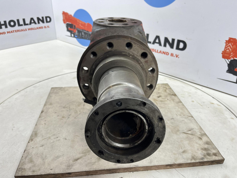 Liebherr LTM 1090 Steering knuckle 12 holes axle 3 - Поворотный кулак для Кранов: фото 2 Liebherr LTM 1090 Steering knuckle 12 holes axle 3 - Поворотный кулак для Кранов: фото 2