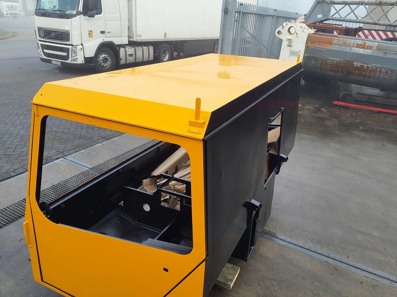 Liebherr LTM 1090 drivers cabin - Кабина для Мобильных кранов: фото 5 Liebherr LTM 1090 drivers cabin - Кабина для Мобильных кранов: фото 5