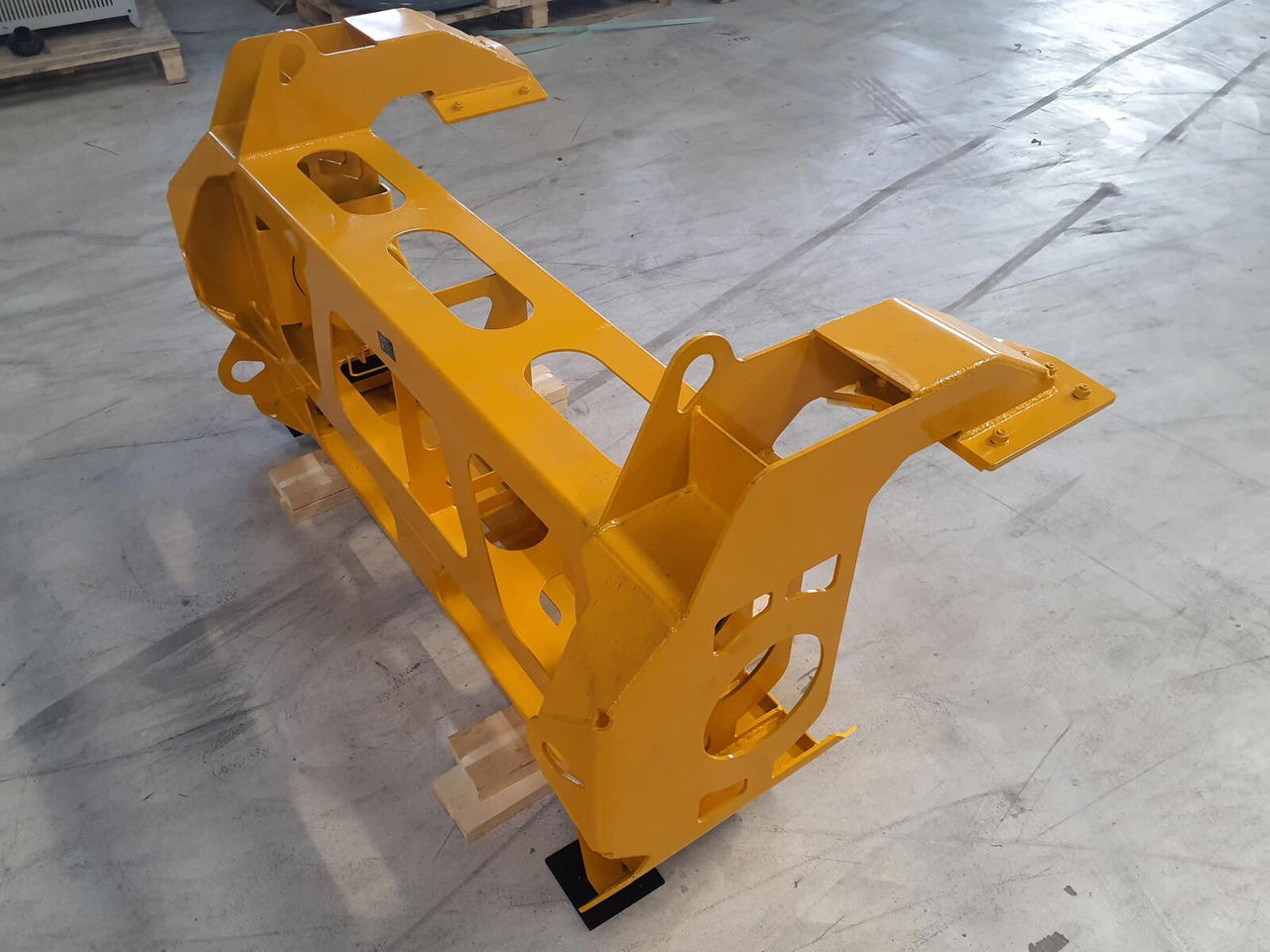 Liebherr LTM 1750-9.1 Luffing cylinder lifting device front - Кузов и экстерьер для Мобильных кранов: фото 3 Liebherr LTM 1750-9.1 Luffing cylinder lifting device front - Кузов и экстерьер для Мобильных кранов: фото 3