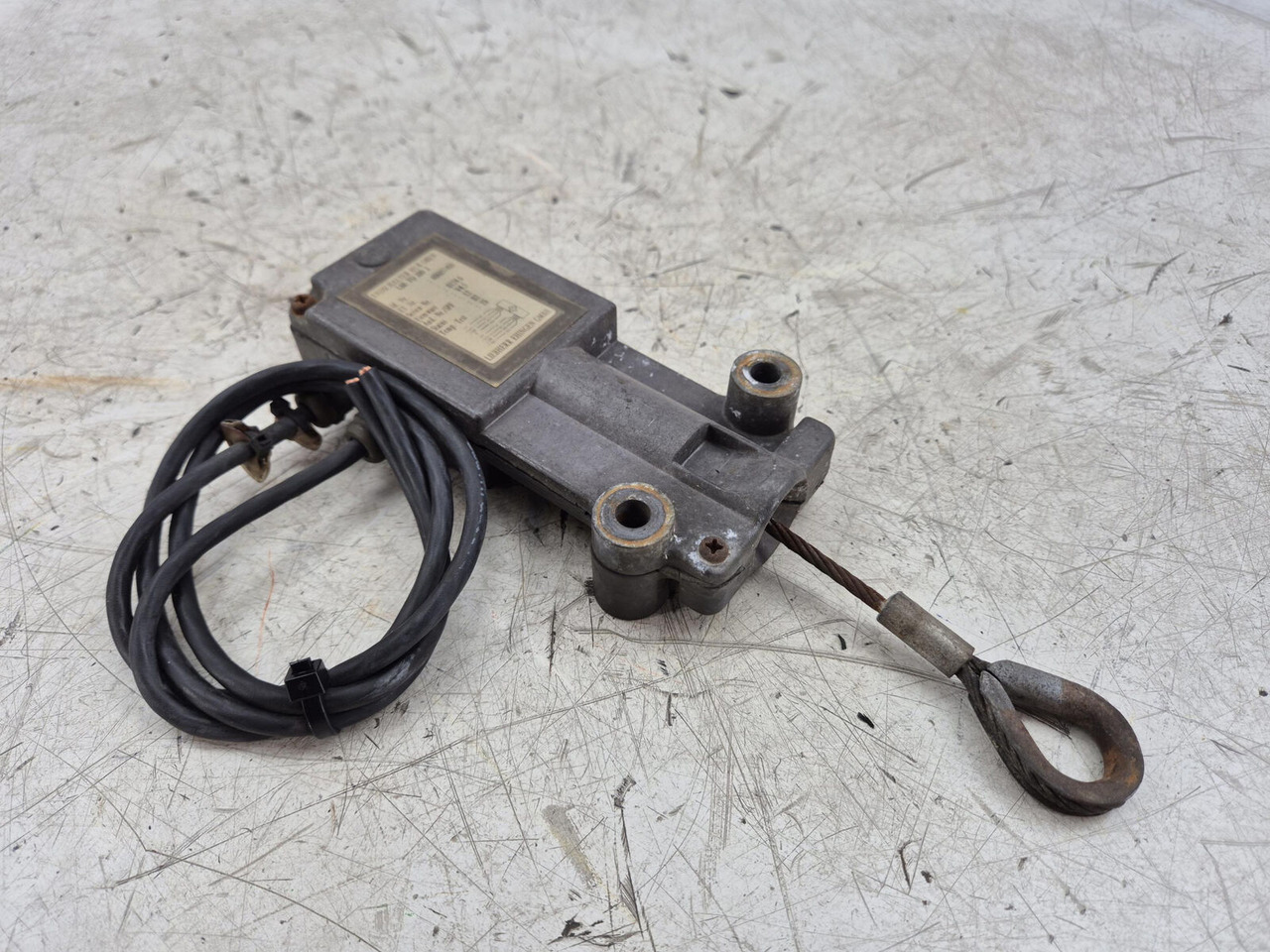 Liebherr TM 1060-2 Hoist limit switch - Электрическая система для Кранов: фото 2 Liebherr TM 1060-2 Hoist limit switch - Электрическая система для Кранов: фото 2