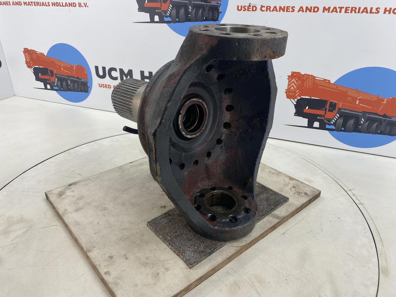 PPM 250 ATT Steering knuckle 16 holes axle 1 - Поворотный кулак для Мобильных кранов: фото 4 PPM 250 ATT Steering knuckle 16 holes axle 1 - Поворотный кулак для Мобильных кранов: фото 4