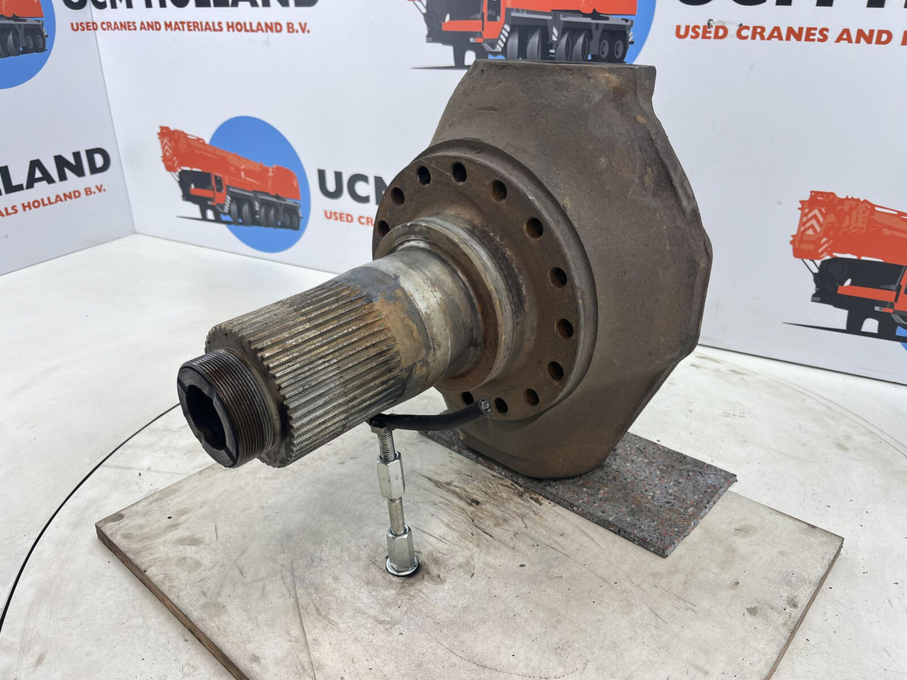 PPM ATT 400 Steering knuckle 16 holes axle 1 - Поворотный кулак для Кранов: фото 1 PPM ATT 400 Steering knuckle 16 holes axle 1 - Поворотный кулак для Кранов: фото 1