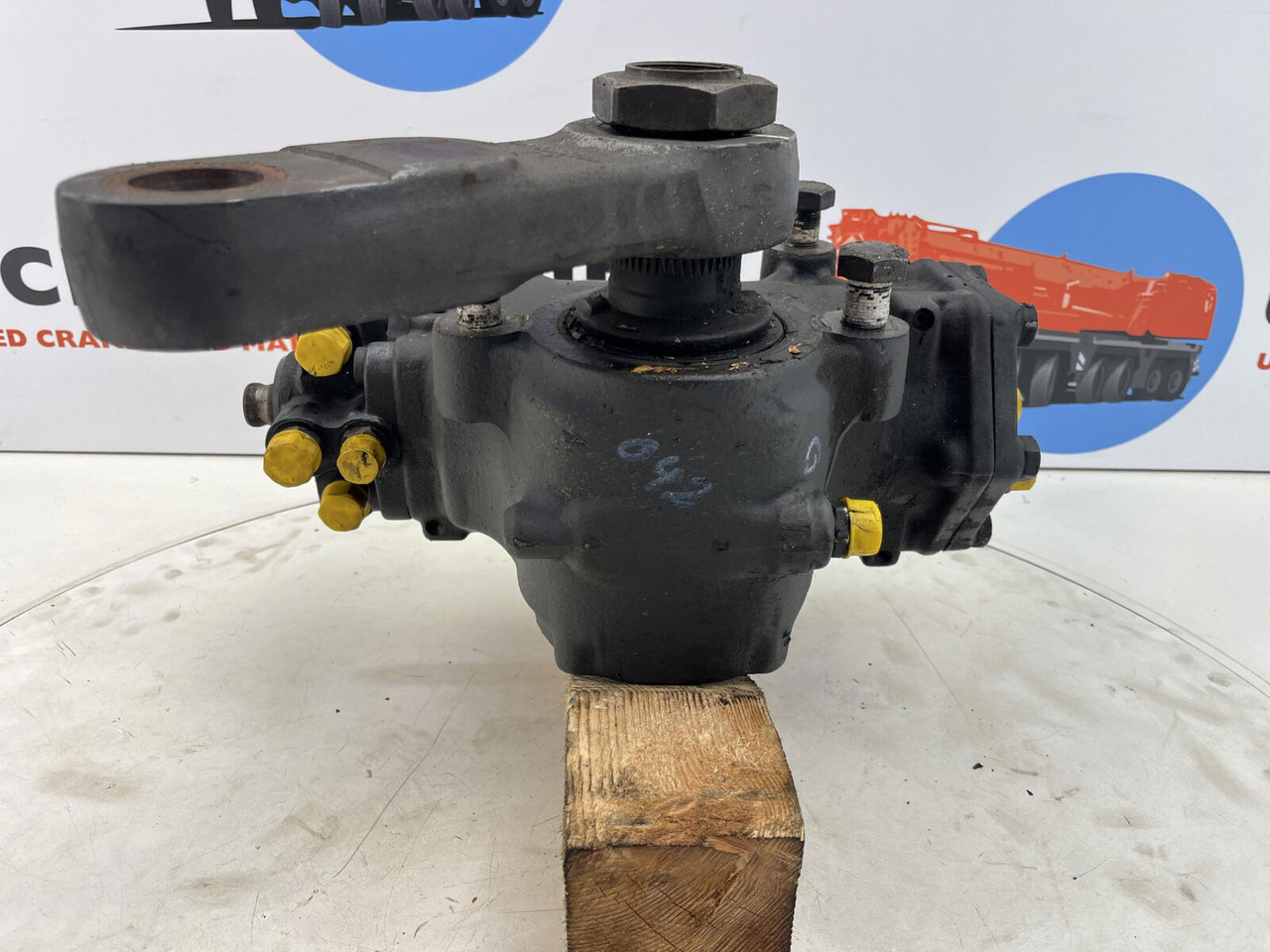 ZF ATF 50G-3 steering box ZF - Рулевой механизм для Мобильных кранов: фото 3 ZF ATF 50G-3 steering box ZF - Рулевой механизм для Мобильных кранов: фото 3