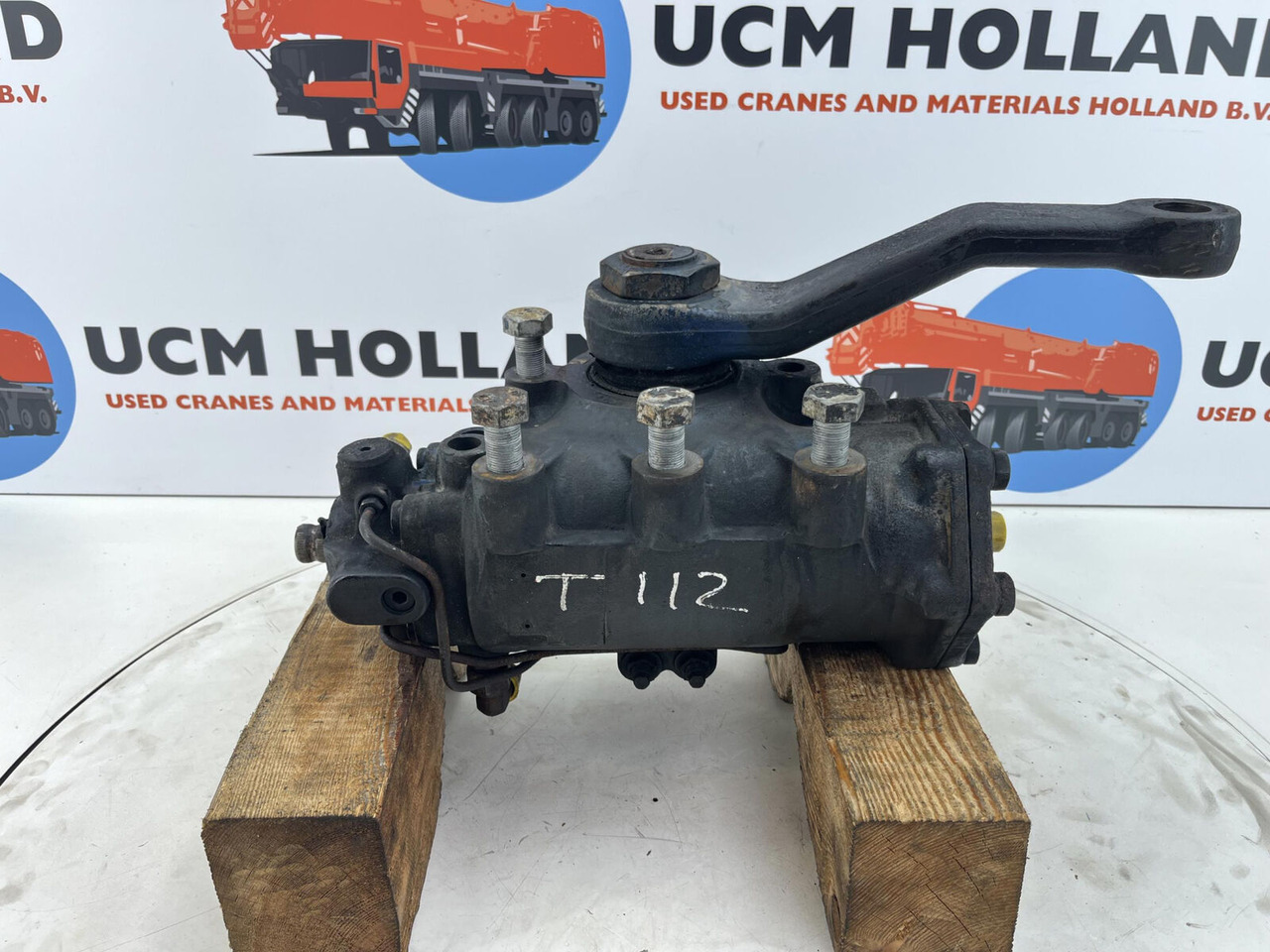 ZF LTM 1070 4.2 Steering box - Рулевой механизм для Мобильных кранов: фото 1 ZF LTM 1070 4.2 Steering box - Рулевой механизм для Мобильных кранов: фото 1