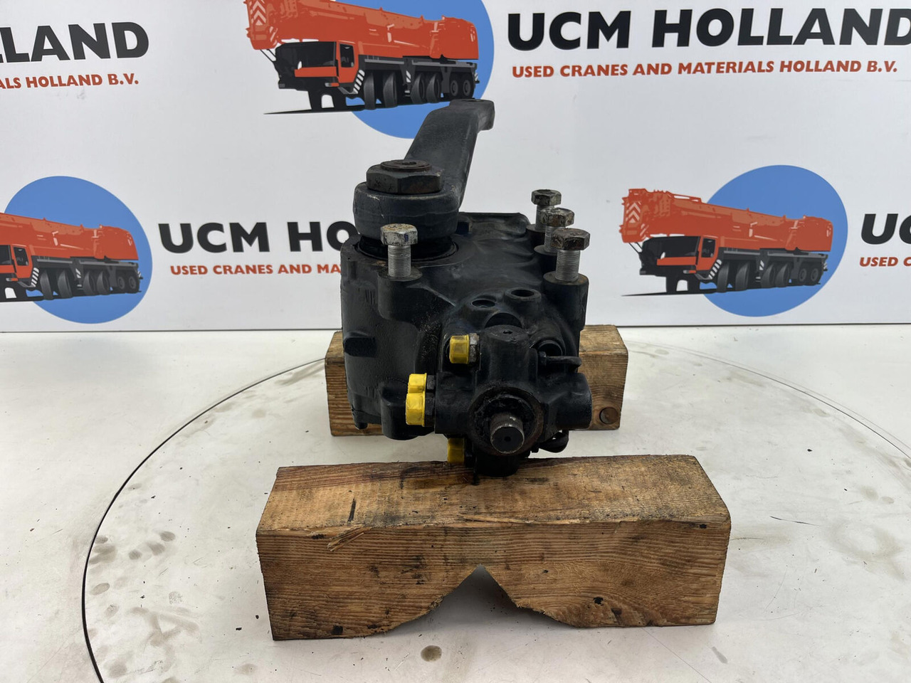 ZF LTM 1070 4.2 Steering box - Рулевой механизм для Мобильных кранов: фото 2 ZF LTM 1070 4.2 Steering box - Рулевой механизм для Мобильных кранов: фото 2