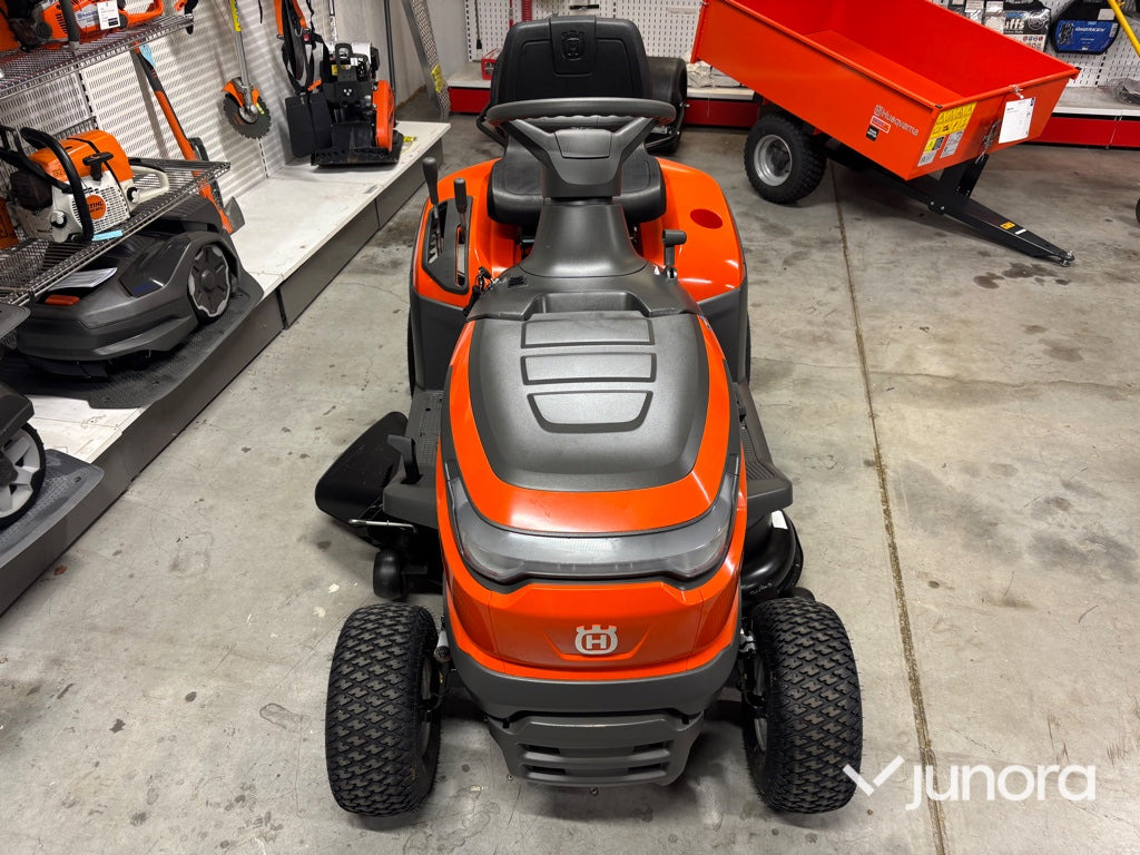 Åkgräsklippare - Husqvarna TS112 - Газонокосилка: фото 3 Åkgräsklippare - Husqvarna TS112 - Газонокосилка: фото 3