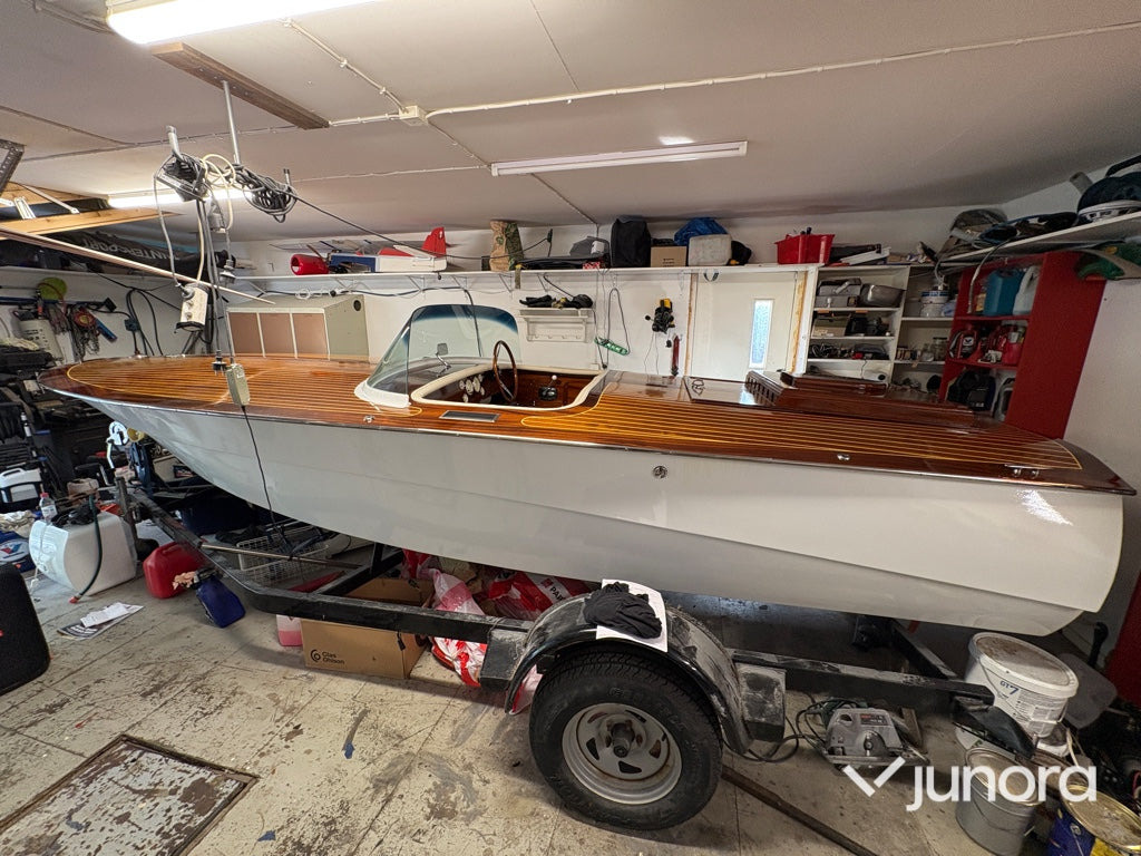 Motorbåt - Mahogny Runabout, V8 - Другая техника: фото 1 Motorbåt - Mahogny Runabout, V8 - Другая техника: фото 1