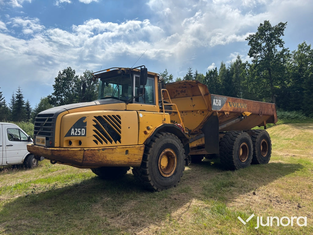 Dumper Volvo A25D - Сочленённый самосвал: фото 1 Dumper Volvo A25D - Сочленённый самосвал: фото 1