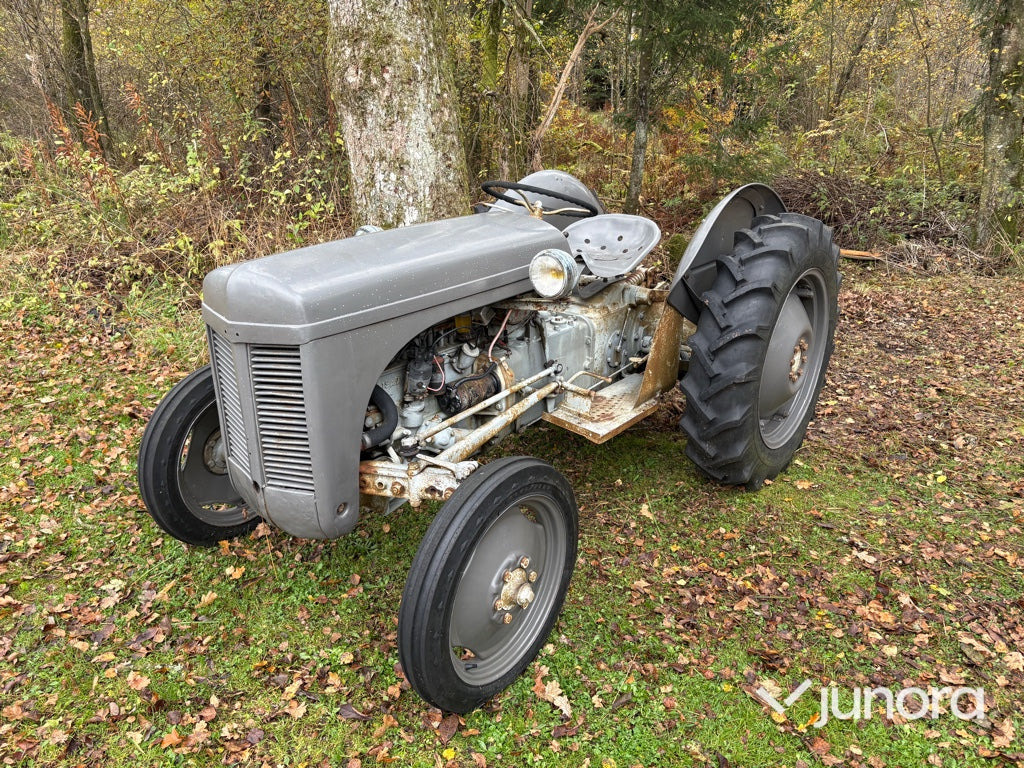 Grolle Massey Fergusson - Трактор: фото 2 Grolle Massey Fergusson - Трактор: фото 2